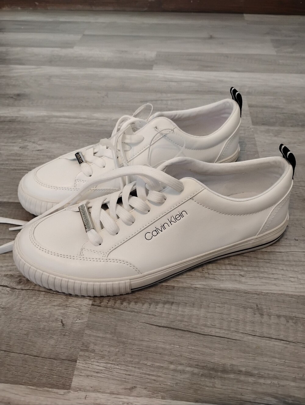 NEW! Calvin Klein Lumiee White Lace Up Sneakers